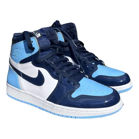 Jordan 1 azules negro charol